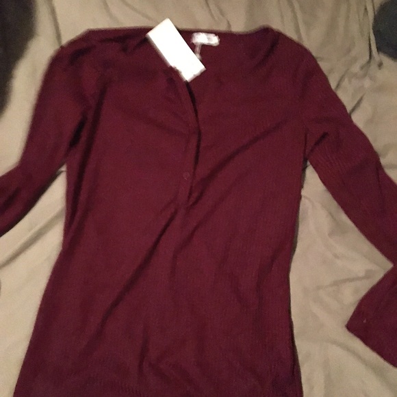 V-neck T-Shirt - Picture 2 of 2